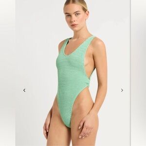 bond-eye ring alicia one piece in Bermuda lurex
